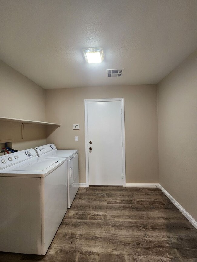 Building Photo - 7748 Cascade Bluffs Ct
