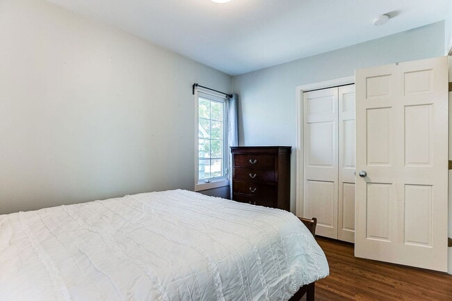 Building Photo - 3020 Maryland Ave S