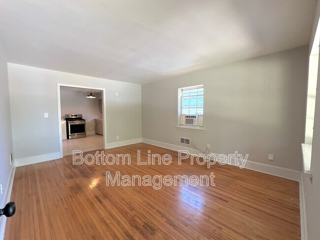 Building Photo - 1943 Wilmore Dr