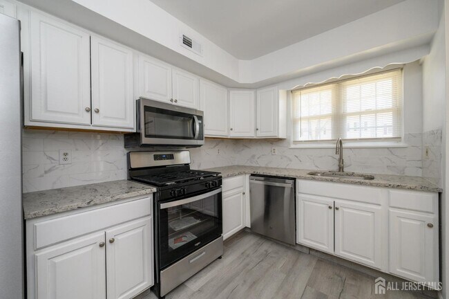 Building Photo - 805 Darlington Dr