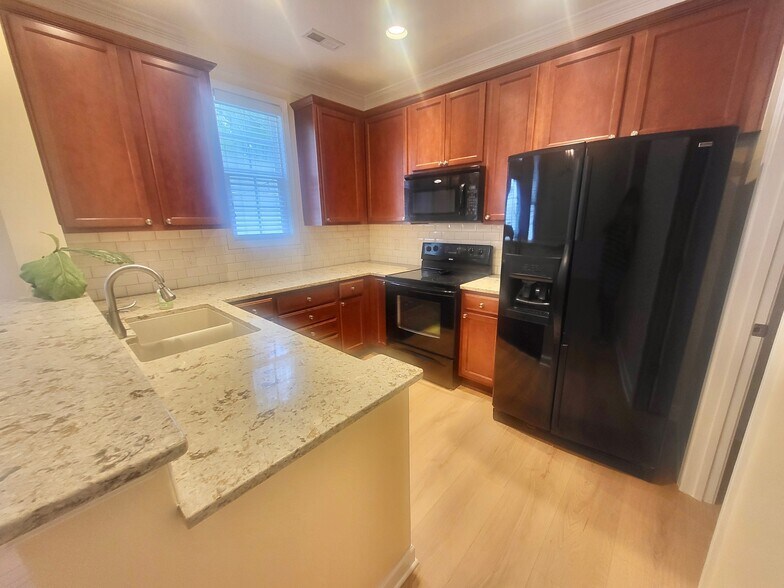 Building Photo - 9817 Longstone Ln