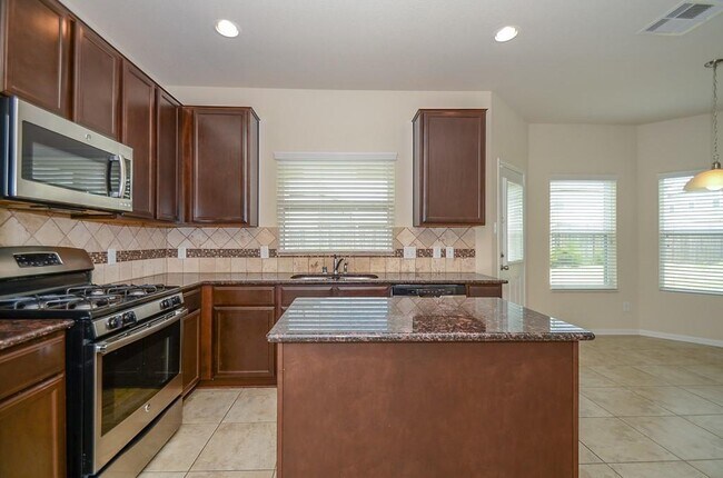 Building Photo - 14935 Vinegrove Falls Ct