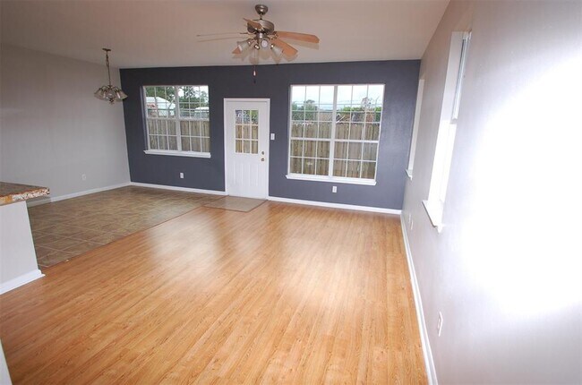 Building Photo - 11815 Chetman Dr