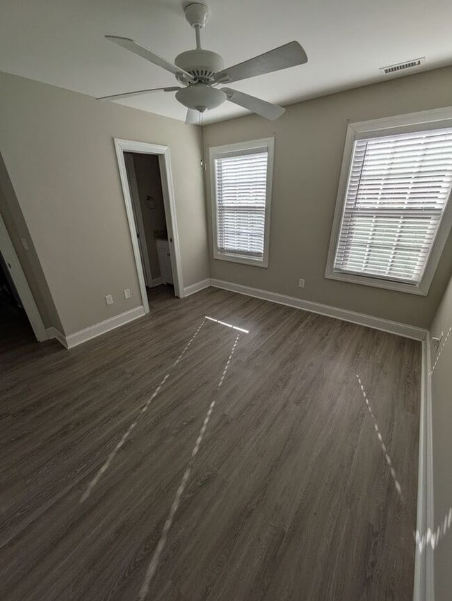 Building Photo - Charming Single Family 3BD/1.5BA Home in Hickory!