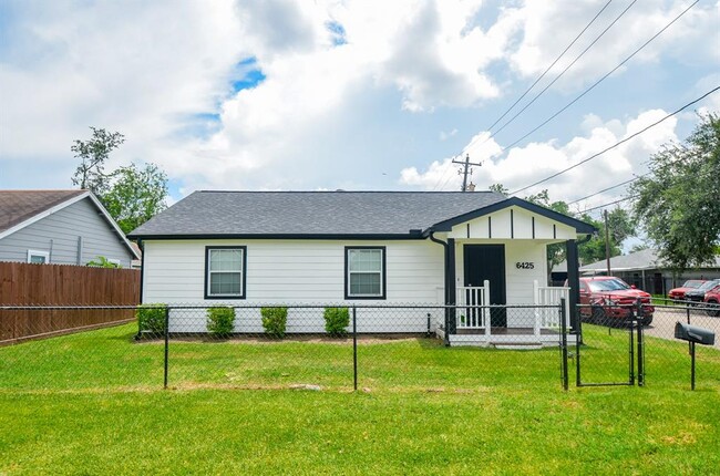 Building Photo - 6425 Sidney St