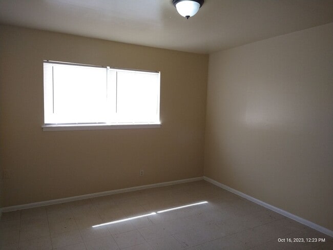 Building Photo - 359 Waxwood Ln