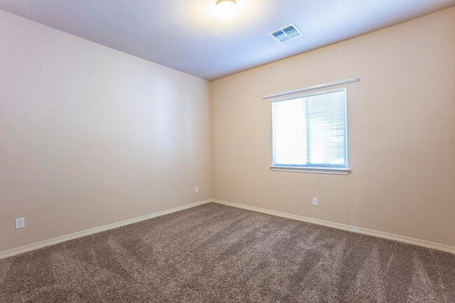 Building Photo - 7508 Wolf Creek Dr