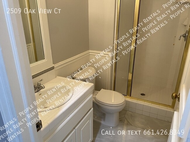 Building Photo - 2509 Oak View Ct