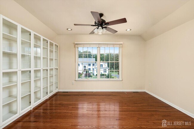 Building Photo - 15 Meadowlark Dr