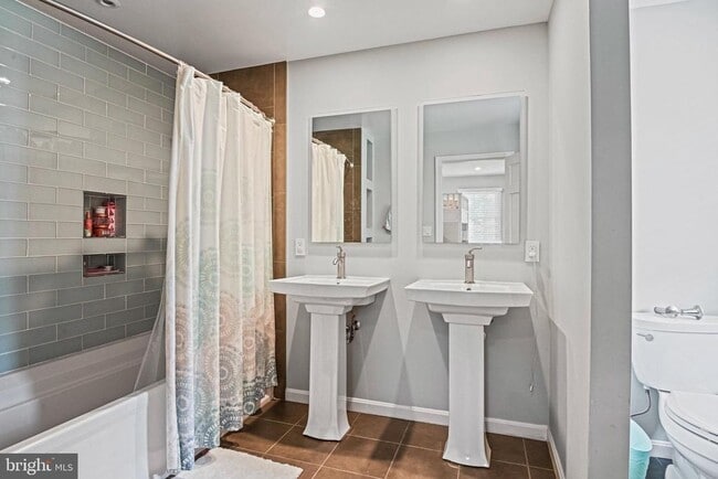 Building Photo - 8633 Janet Ln