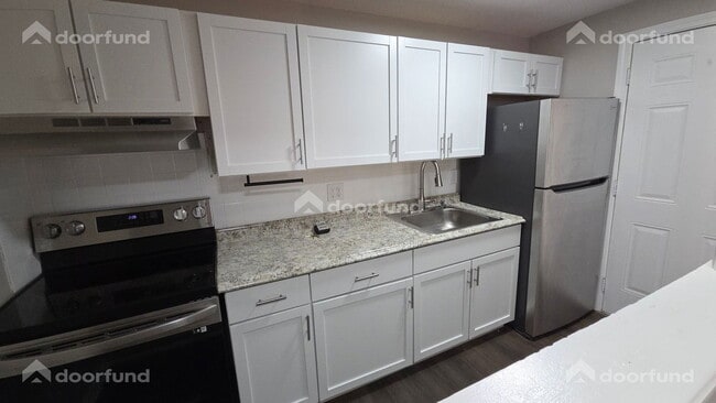 Building Photo - 208 Columbus St