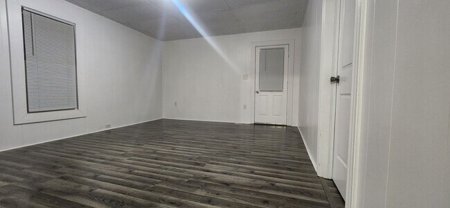 Building Photo - 112 N 3rd Ave