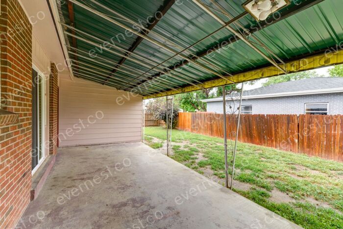 Building Photo - 3191 Troy St