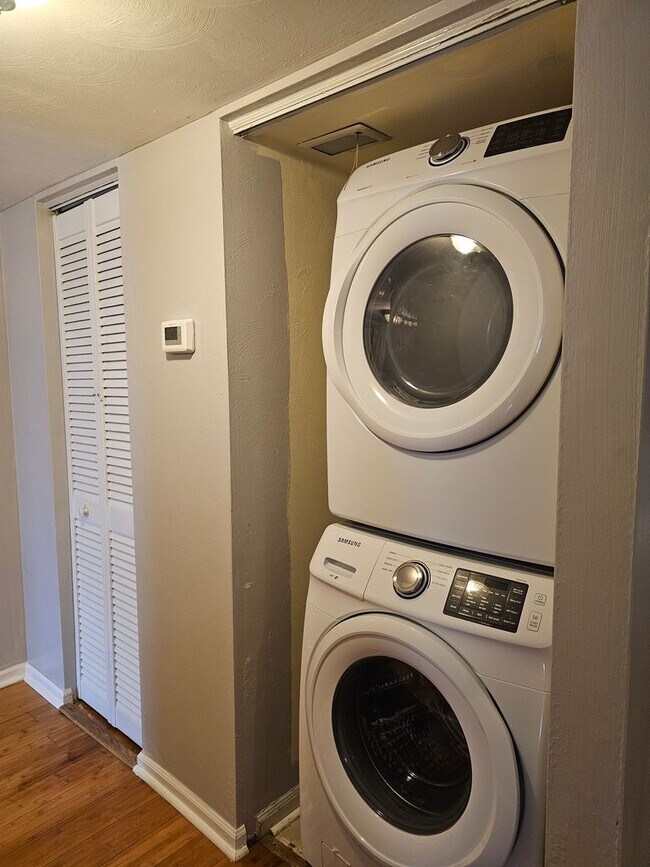 Building Photo - 1210 Stockley Gardens