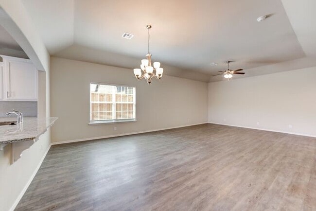 Building Photo - 3/2/2 Luxury Patio Home! Lawn Care Included!