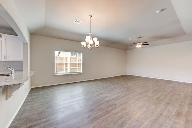 Building Photo - 3/2/2 Patio Home! Lawncare included
