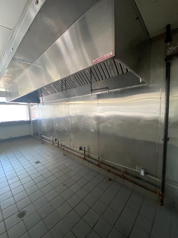 Building Photo - 161 E Main St