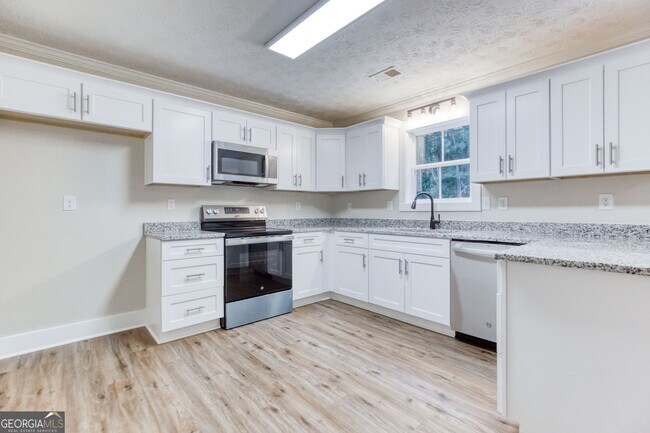 Building Photo - 4085 Fawn Valley Dr