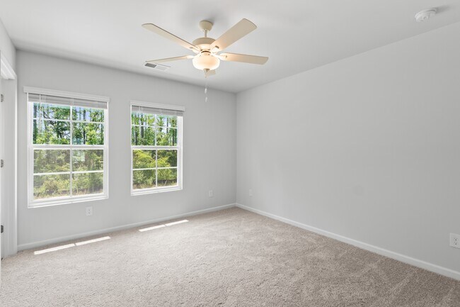 Building Photo - 815 Coburg Ln