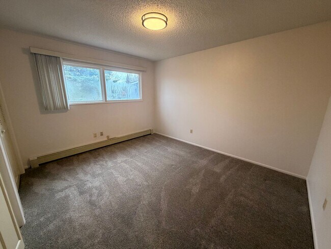 Building Photo - A beautiful and spacious (4) Bedroom home has what you need!