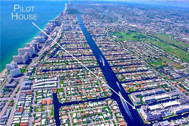 Building Photo - 3100 NE 48th St