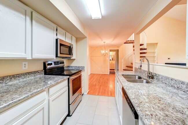 Building Photo - Beautiful 2-Bedroom 2-Bathroom Condo with Loft In The Heart of Germantown