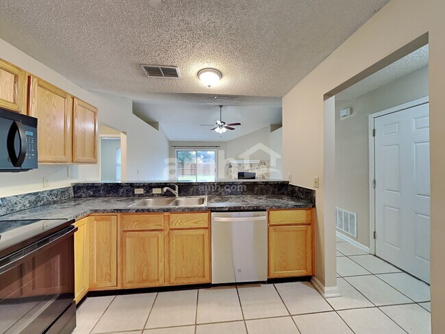 Building Photo - 4491 Cobblefield Cir W