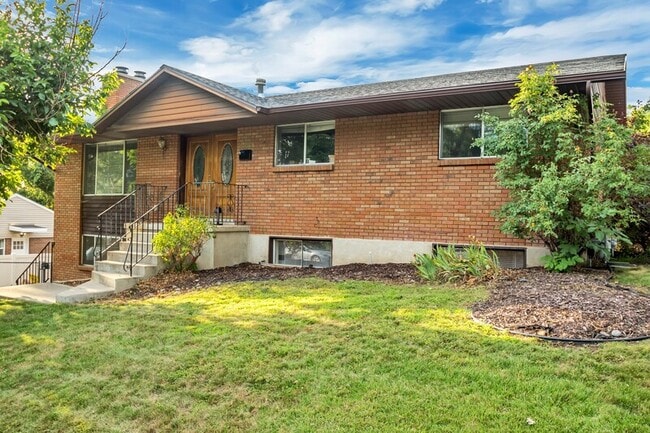 Primary Photo - 2551 Elm Ave