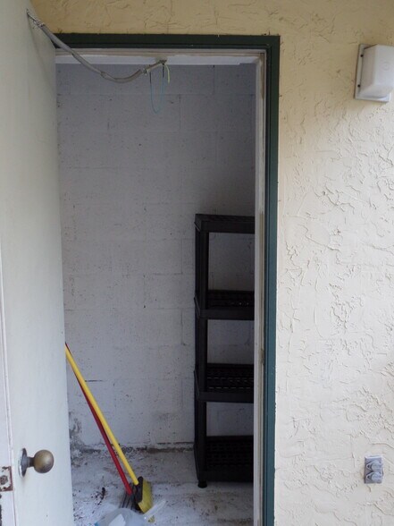 Building Photo - 5672 Rock Island Rd