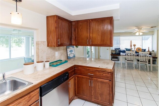 Building Photo - 3526 Overland Dr