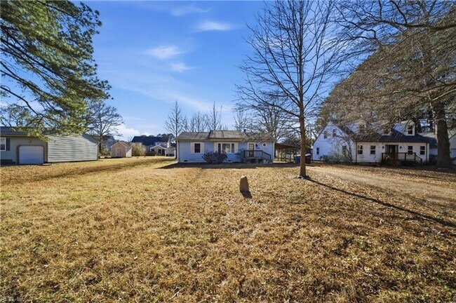 Building Photo - Charming 2 Bed, 2 Bath Home on Spacious Lot