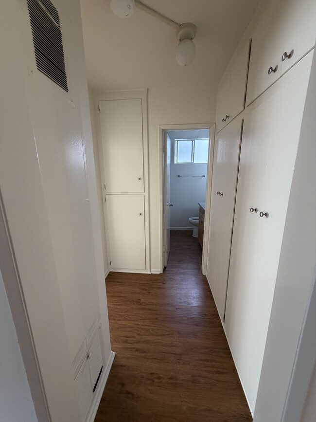 Building Photo - 267 S Madison Ave