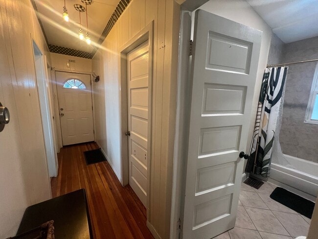 Building Photo - 85 Draper St