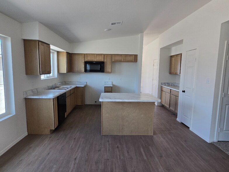 Primary Photo - 4982 E 46th Pl