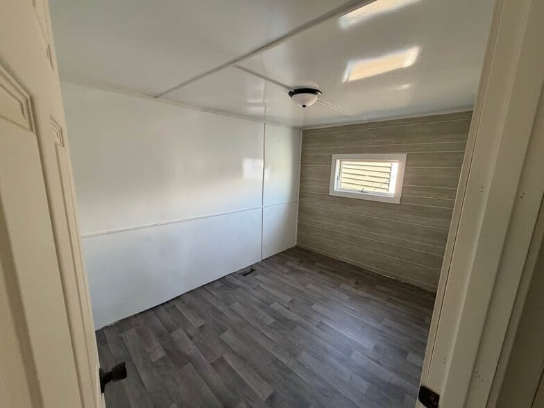 Building Photo - 2825 SE 14th St