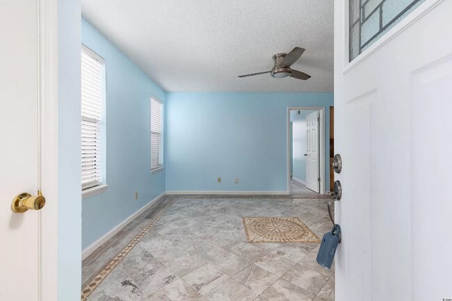 Building Photo - 2005 Greens Blvd