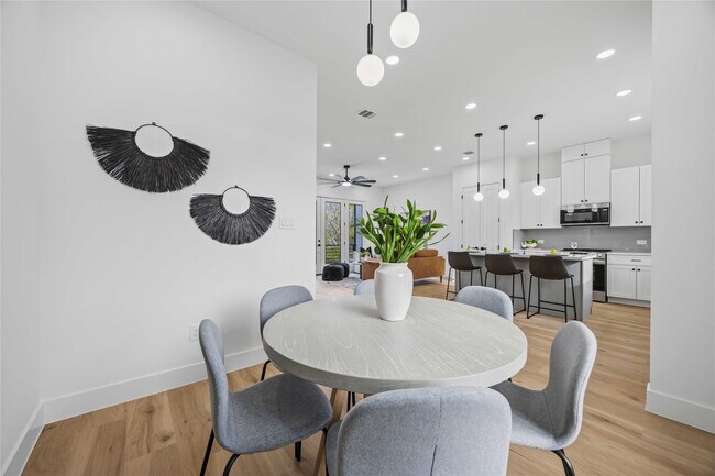 Building Photo - 2010 Yates St