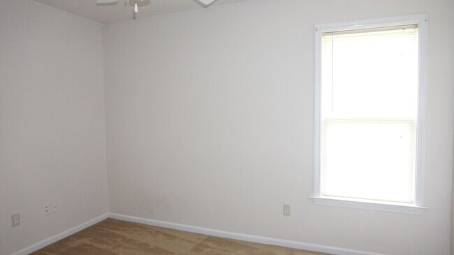 Building Photo - 104 Nesting Ln