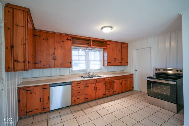 Building Photo - 2903 W 22nd St