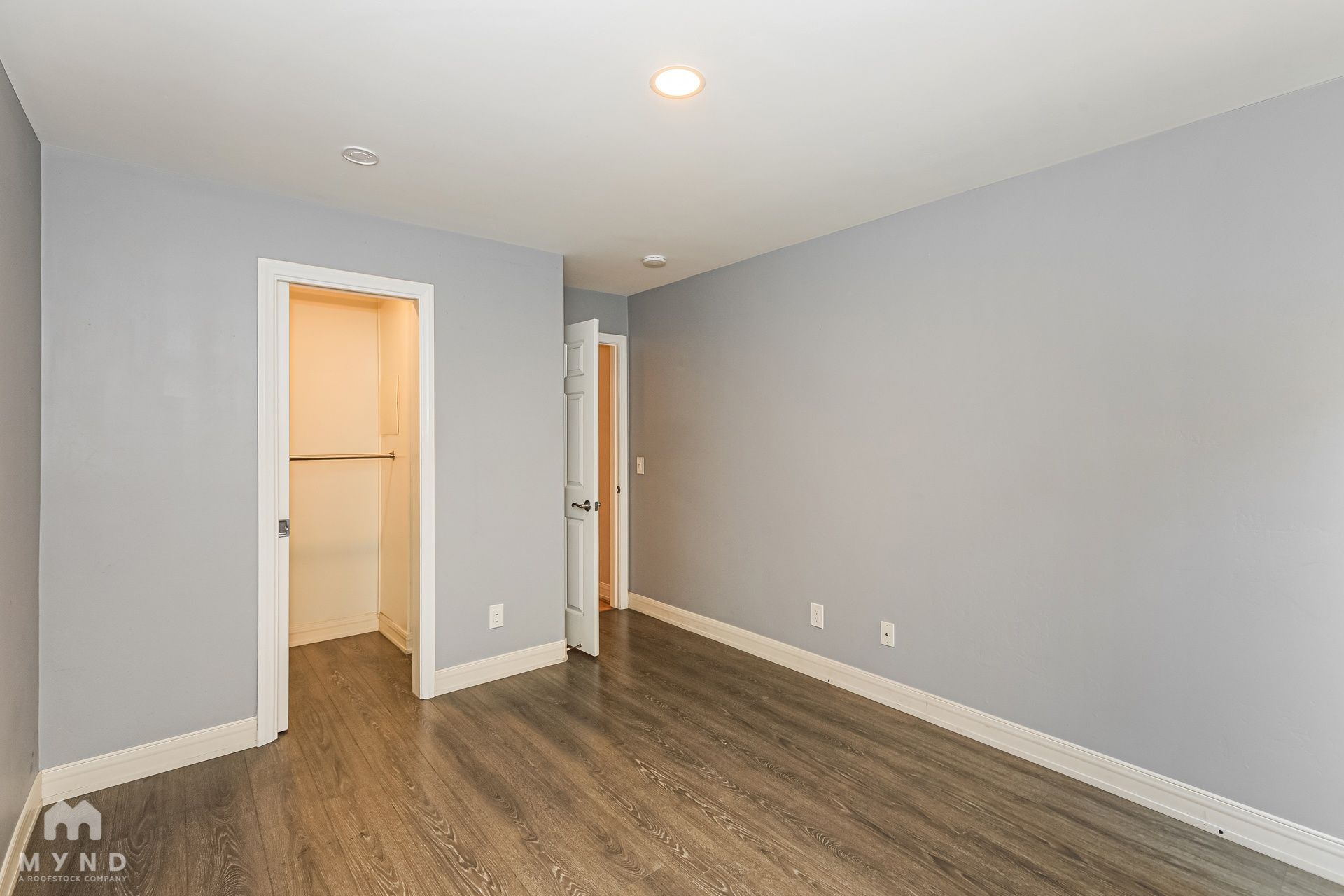 Building Photo - 5252 Balboa Arms Dr