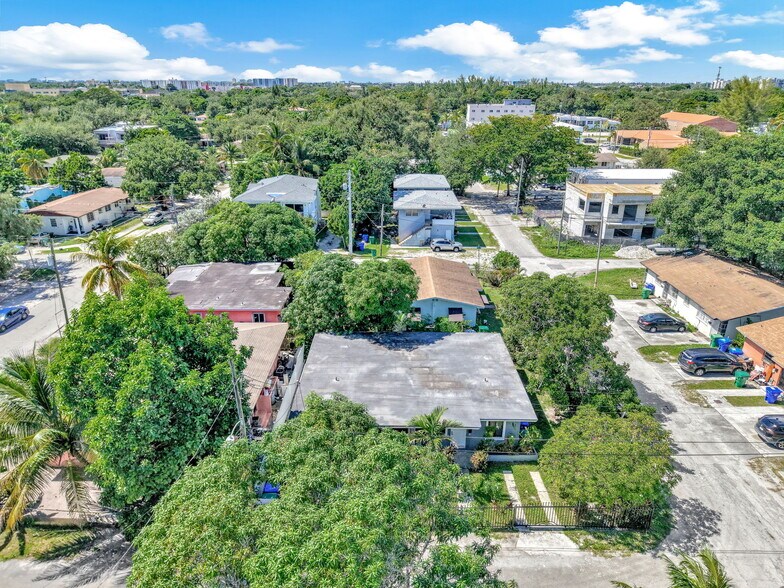 Building Photo - 6432 NE 1st Ct