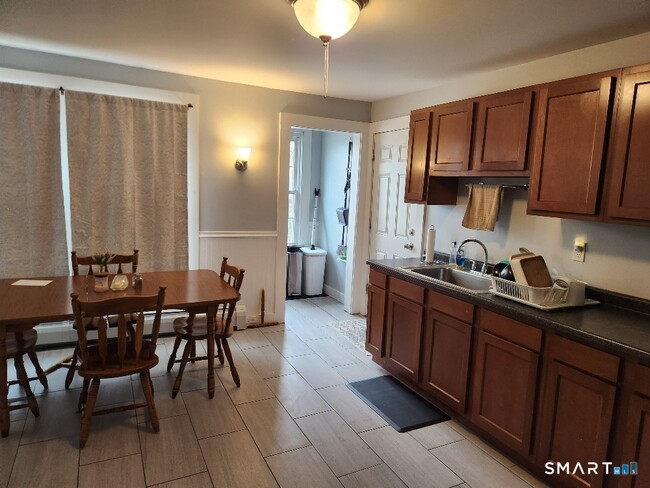 Building Photo - 249 Church St