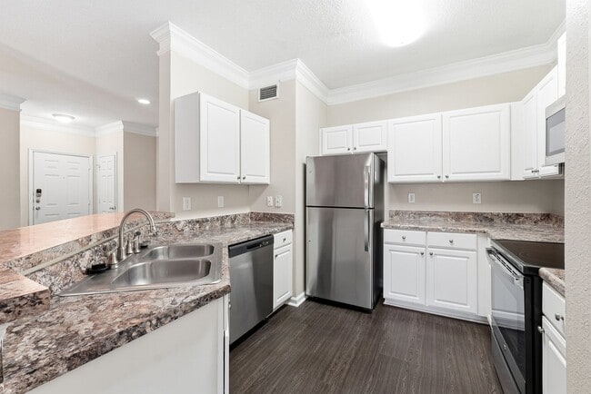 Building Photo - Villas at Newnan Crossing