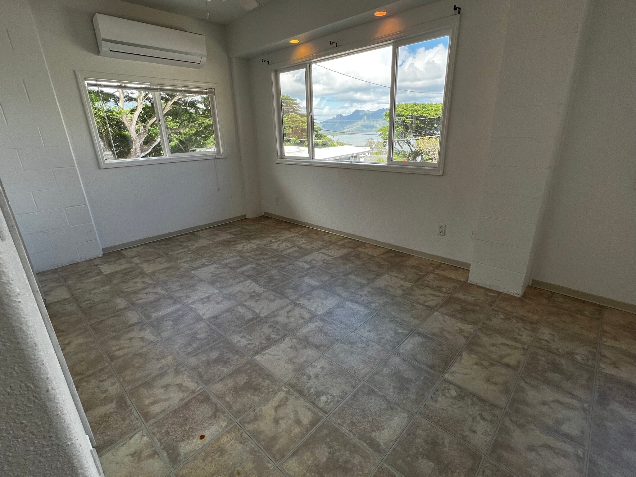 Building Photo - 47-358 Lulani St