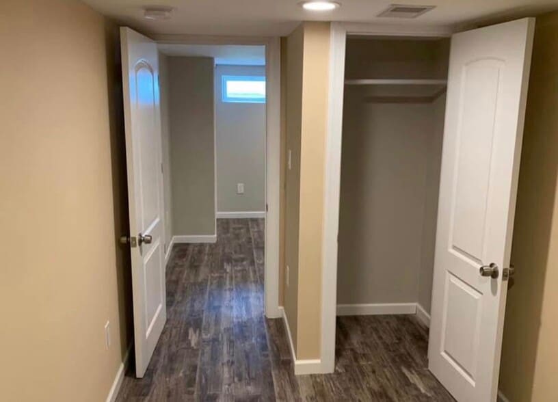 Building Photo - 1363 Milton Pl