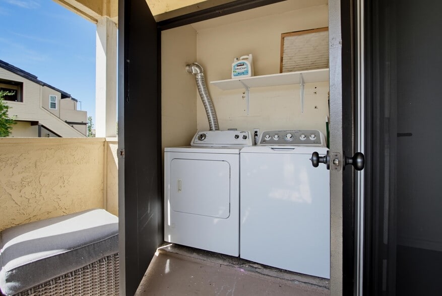 Building Photo - 5046 Los Morros Way
