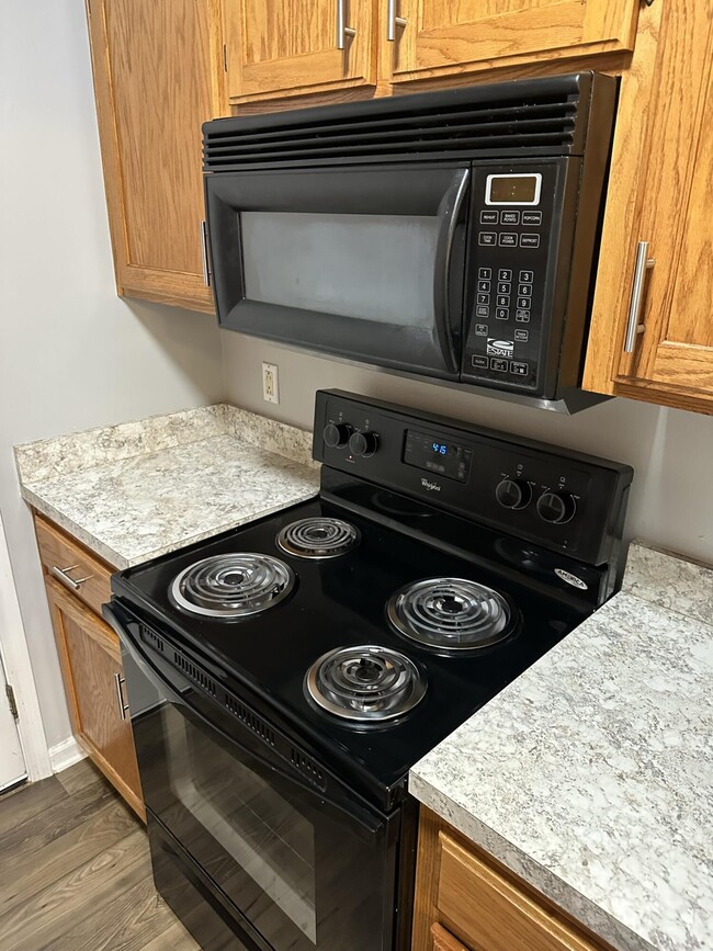 Building Photo - 2003 River Ridge Rd