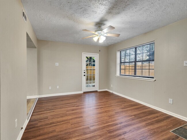 Building Photo - 414 N Avenue C