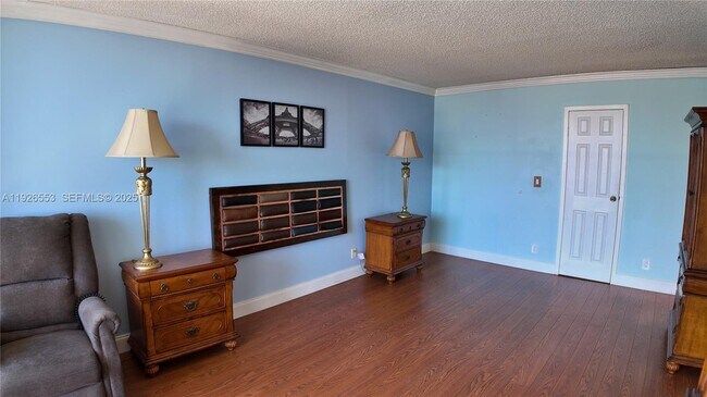 Building Photo - 2017 S Ocean Dr