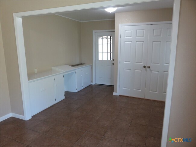 Building Photo - 1339 Mockingbird Ln